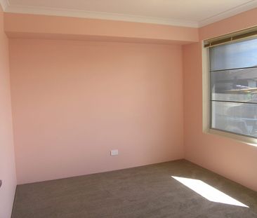 Extra Special - Photo 2