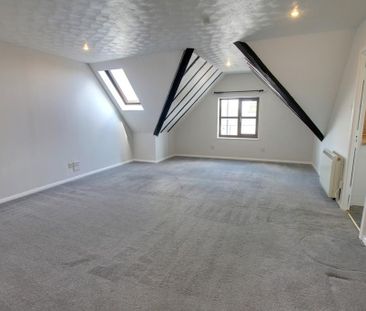 2 bedroom penthouse to rent - Photo 6