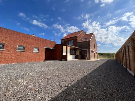 Ruime gezinswoning met 3 slpks - koer en garage - Foto 3