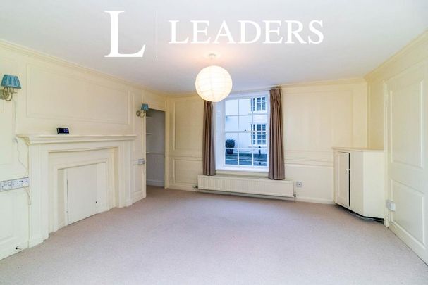 4 bedroom detached house to rent - Photo 1