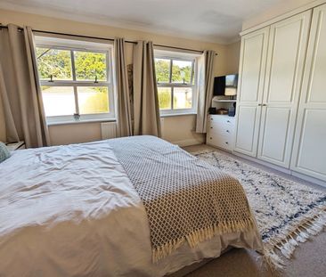 Edwin Jones Green, SO15 - Photo 3