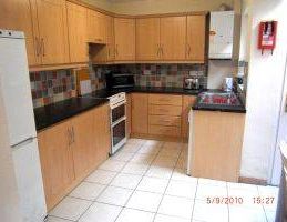 5 Bed Student House in Belfast-Botanic - Photo 1