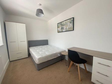 1 bedroom in a house share to rent - Photo 4
