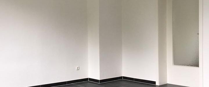 *** Altbau-Liebhaber aufgepasst! 2 Zimmerwohnung + Wohnküche + Mansarde! *** - Foto 1