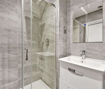 A modern three storey town house with wonderful roof terrace in the... - Photo 3