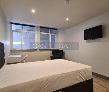 1 bedroom in a flat share to rent - Photo 3
