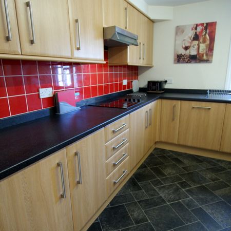 Room 3 Montpellier Retreat, CHELTENHAM GL502XG - Photo 3