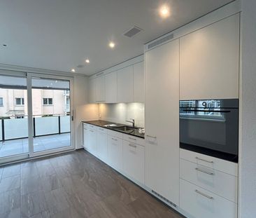 Moderne 3.5-Zimmer-Wohnung mit Balkon und Tiefgaragenplatz - Foto 5