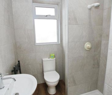 If you are looking to rent an en-suite room, in a modern 5 bedroom ... - Photo 6