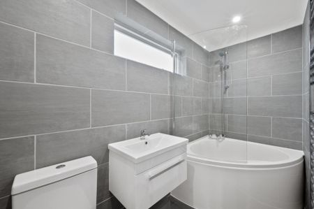 2 bedroom apartment to rent - Photo 3