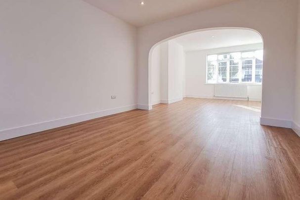 Orchard Drive, Edgware, HA8 - Photo 1