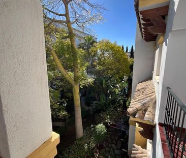 Luxury Apartment for rent in The Golden Mile, Marbella, Andalusia - Photo 2