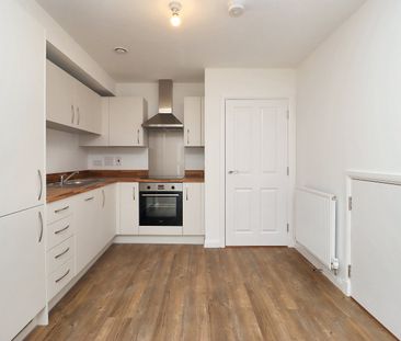 2 bedroom terraced property to rent - Photo 1