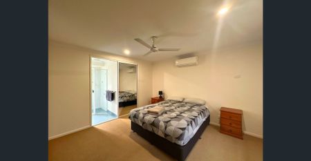 MODERN 4 BED - 2 BATH HOME WITH ENTERTAINMENT AREA & SHED! CONVENIENTLY LOCATED NEAR TOWN! - Photo 4