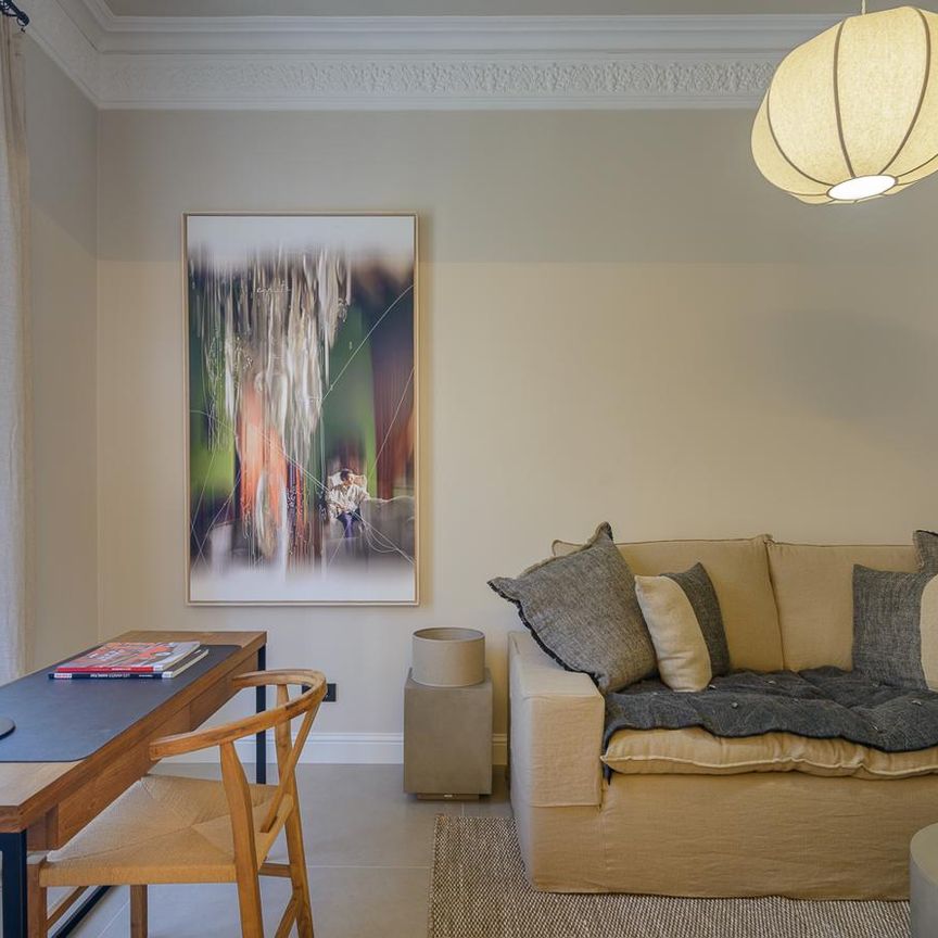 Flat for rent in Barcelona of 194 m2 - Photo 1