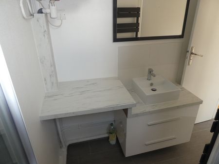 Location Appartement 2 pièces 35m² ST MAUR DES FOSSES 94210 - Photo 4