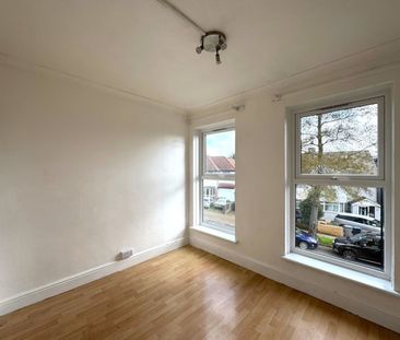 2 bed Flat for Rent - Photo 3