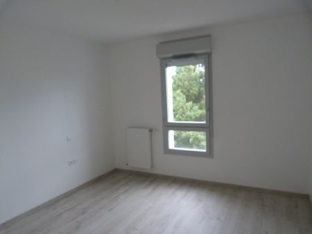 Toulouse avenue de Castres - Location appartement T3 avec balcon et parking - Photo 2