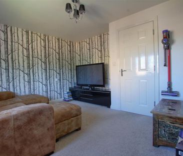 3 bedroom terraced house to rent - Photo 3