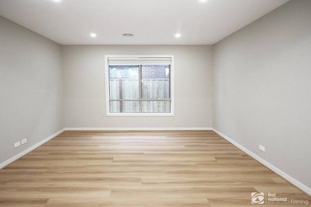 Modern Family Home in Prime Location - Photo 2