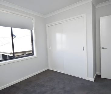 Light-Filled Family Living in a Premium North Orange Location - Photo 2