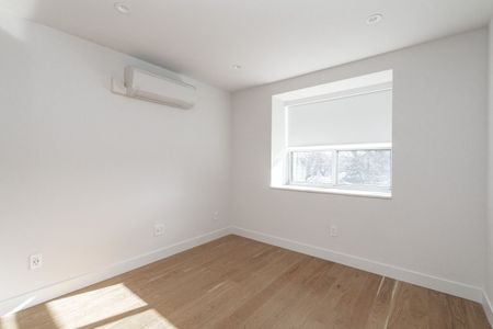 365 Eglinton Avenue East - Photo 2