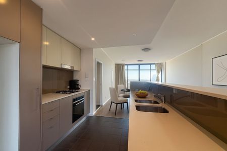 LUXURY TWO BEDROOM APARTMENT IN THE FAMOUS BOTANICA BUILDING - Photo 3