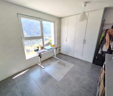 3.5-Zimmer-Wohnung mit Garten & zusätzlichem Raum in Malix - Foto 4