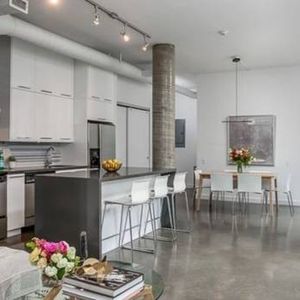 AMAZINGLY WIDE 2 BDRM LOFT WITH 10 FT CEILINGS IN KING WEST! - Photo 2