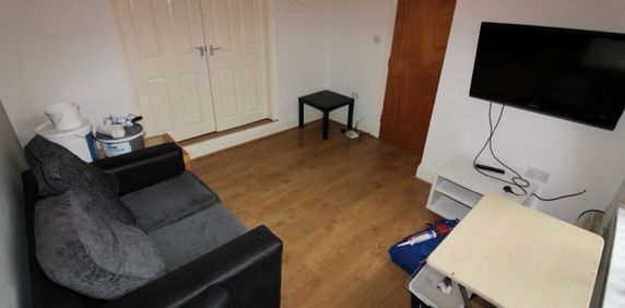 Plungington Road Flat 1, PRESTON, Lancashire PR1 7EP - Photo 2