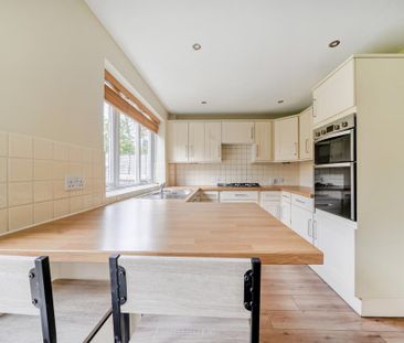 4 bedroom detached house to rent - Photo 1