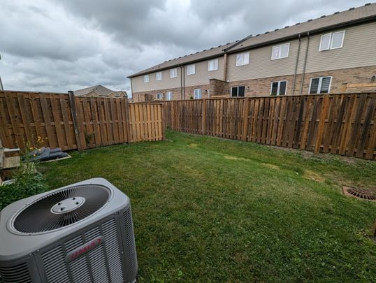 For Lease - 34 Kingsborough Drive, Hamilton, Ontario - Photo 1