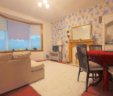 2 bedroom ground floor flat to rent - Photo 3