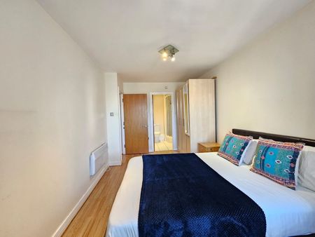 2 Bed Flat, Central House, E15 - Photo 4