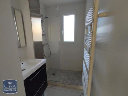 Appartement à louer 4 pièces 65.59m² - Photo 2