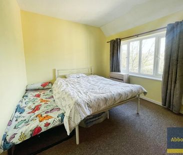 Mill Road Drive, Ipswich - Photo 3
