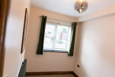 2 bedroom ground floor flat to rent - Photo 4