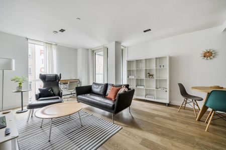 2 bedroom flat to rent - Photo 2