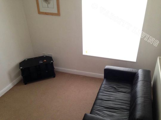 Flat B, 364 High Street - Photo 1