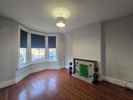 4 bedroom terraced house to rent - Photo 2