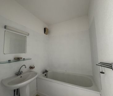 Location Appartement 2 pièces 30m² SETE 34200 - Photo 4