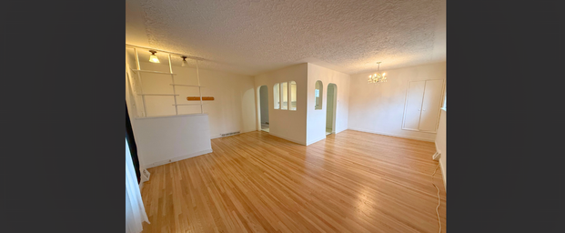 3 Bedroom Main Floor – Great Location! - Photo 1