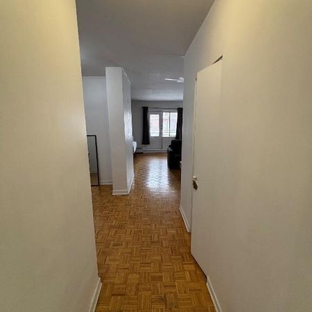 Grand 2 ½ à louer – Rez-de-chaussée avec grand balcon - Photo 3