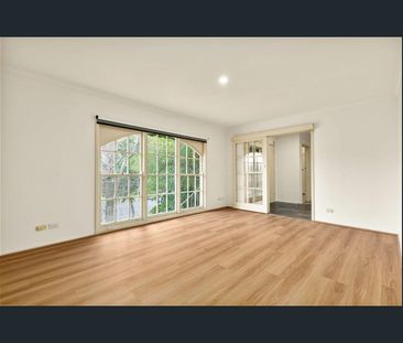 Fantastic single level home. - Photo 1