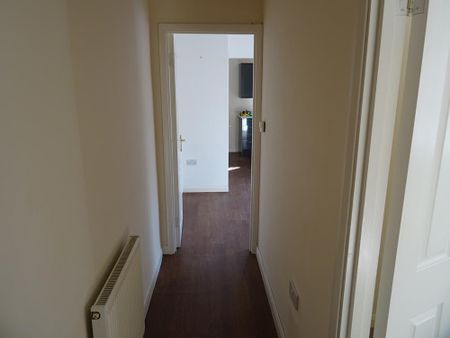 Available 1 Bed Flat - Photo 3