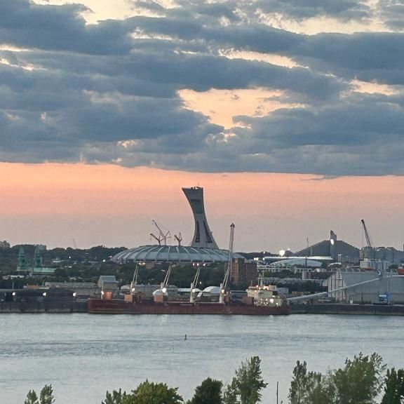 CONDO DE PRESTIGE À LOUER - Photo 1