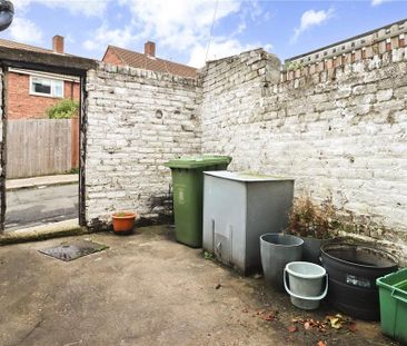 2 bedroom end of terrace house to rent - Photo 3