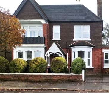 Studio Flat, Pierrepont Road, W3 - Photo 1