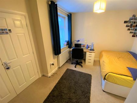 3 bedroom end of terrace house to rent - Photo 5