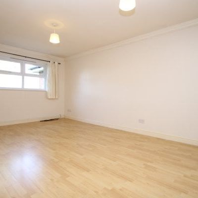 Chichester 2 bedroom flat to rent - Photo 1
